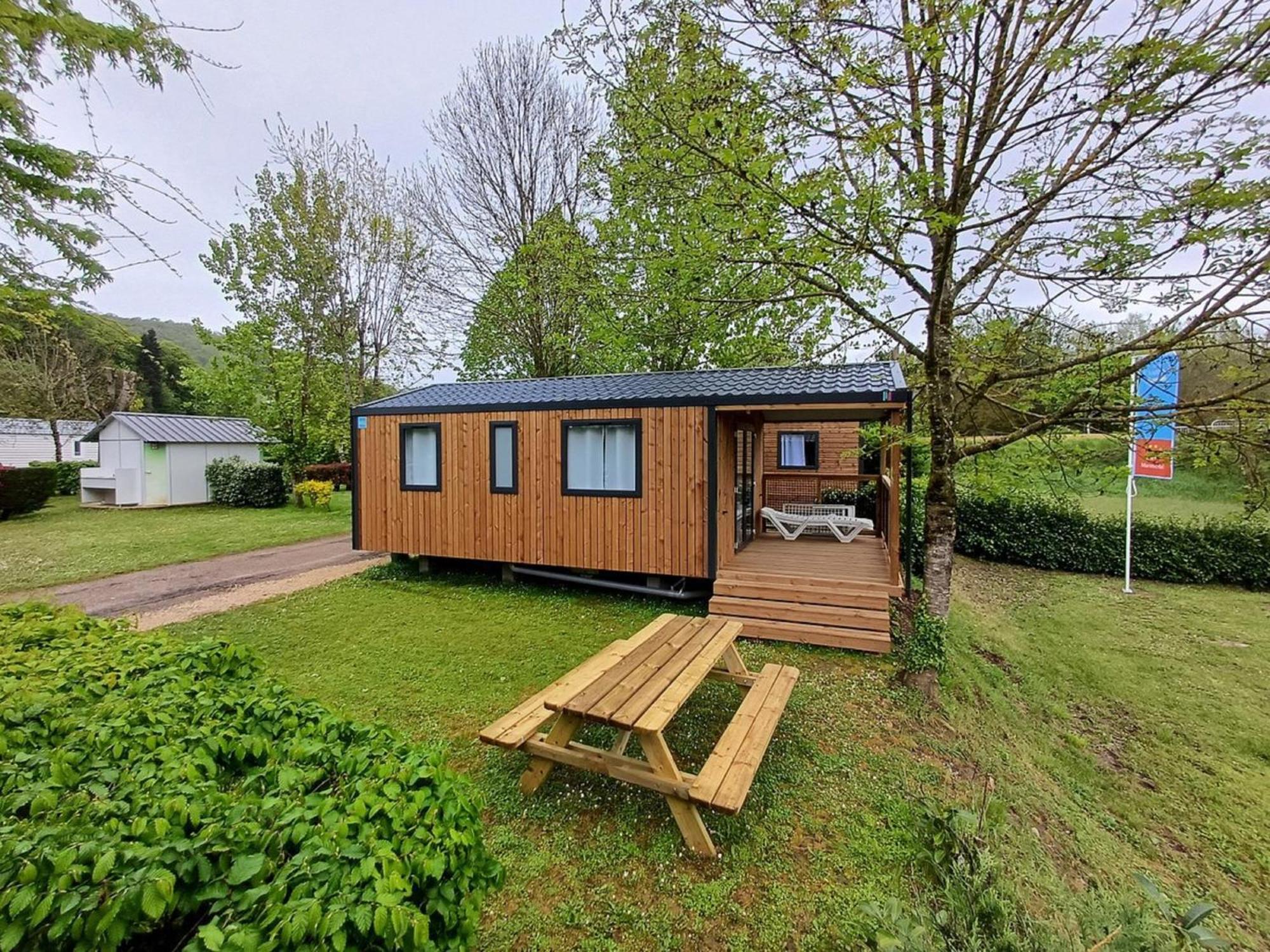 Camping Paradis Marmotel Saint-Geniez-dʼOlt Exterior foto